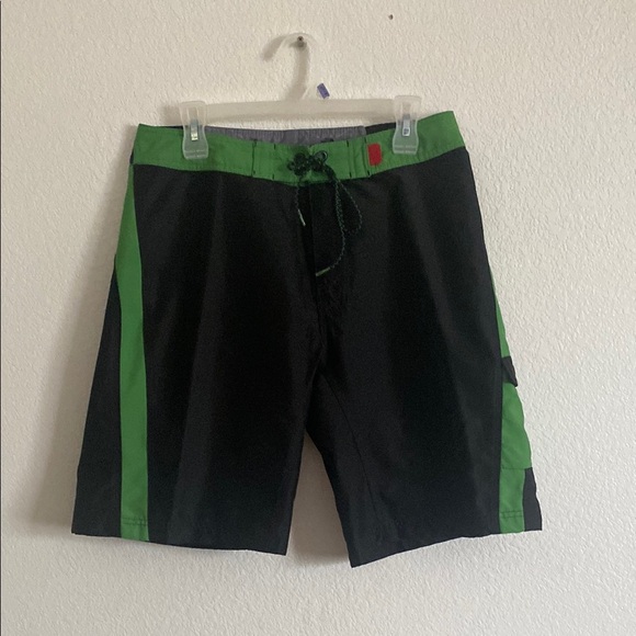 The North Face Black and Green Men's Swim Shorts Size 32 - Picture 1 of 7